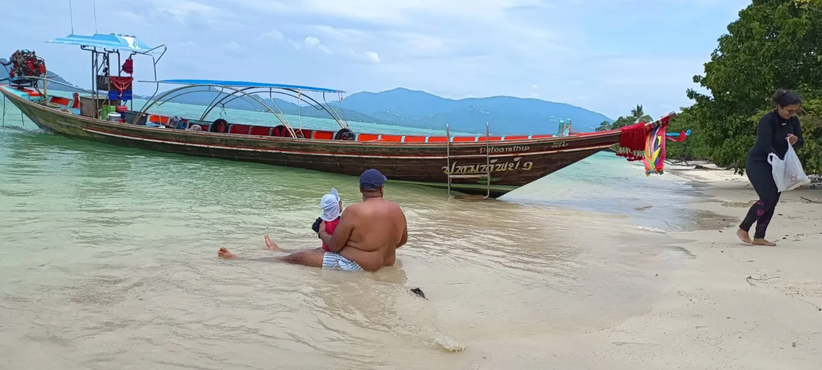 Private Longtail Boat to Pig Island Koh Tan - gallery image 8