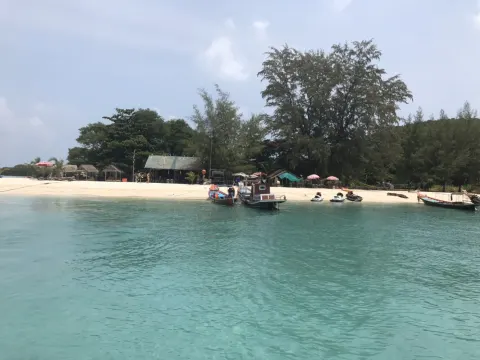 Koh Madsum Pig Island Tour - gallery image 25