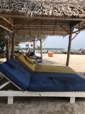 Koh Madsum Pig Island Tour - gallery image 27
