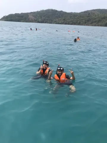 Koh Madsum Pig Island Tour - gallery image 30