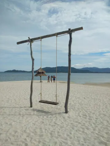 Koh Madsum Pig Island Tour - gallery image 6
